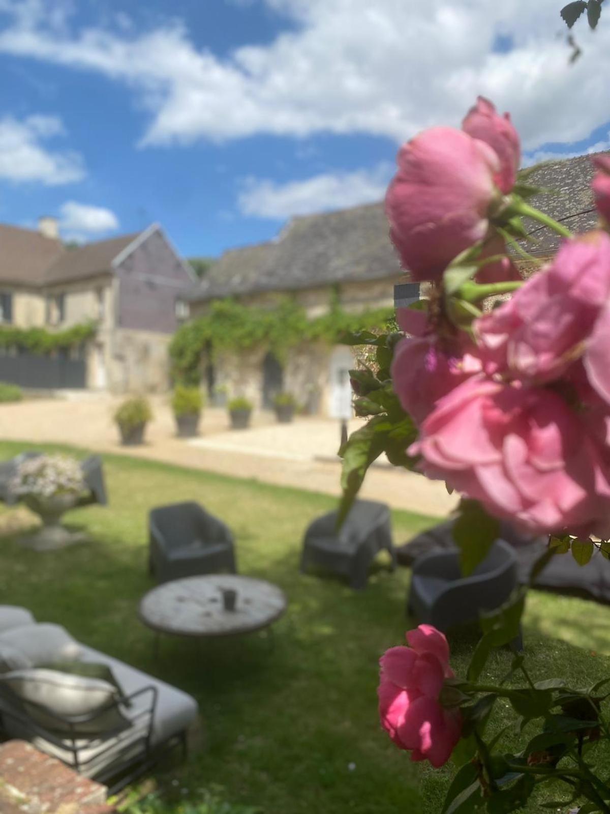 Bed and Breakfast La Ferme De Valeuse Morienval Exterior foto